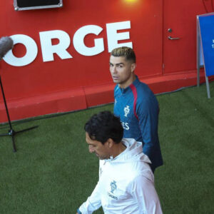 Ronaldo e faz quatro alterações em Oslo
